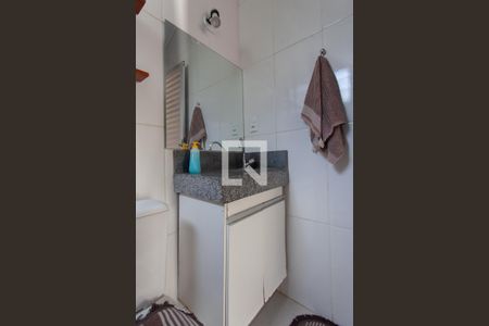 Casa à venda com 118m², 3 quartos e 2 vagas Casa à venda com 118m², 3 quartos e 2 vagasBanheiro Social 2