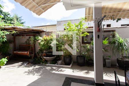 Casa à venda com 118m², 3 quartos e 2 vagas Casa à venda com 118m², 3 quartos e 2 vagasEspaço Gourmet