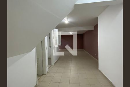 Casa à venda com 209m², 3 quartos e 5 vagas Casa à venda com 209m², 3 quartos e 5 vagasGaragem