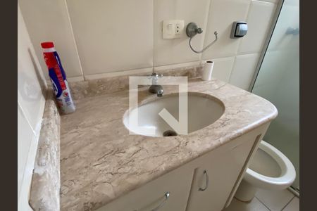 Casa à venda com 209m², 3 quartos e 5 vagas Casa à venda com 209m², 3 quartos e 5 vagasBanheiro Social