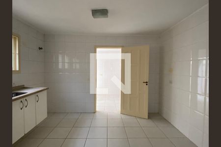 Casa à venda com 209m², 3 quartos e 5 vagas Casa à venda com 209m², 3 quartos e 5 vagasCozinha