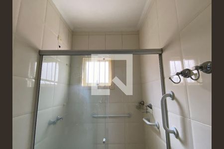 Casa à venda com 209m², 3 quartos e 5 vagas Casa à venda com 209m², 3 quartos e 5 vagasBanheiro Social