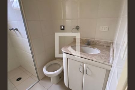 Casa à venda com 209m², 3 quartos e 5 vagas Casa à venda com 209m², 3 quartos e 5 vagasBanheiro da Suíte