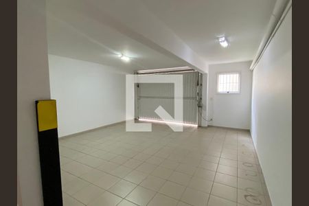 Casa à venda com 209m², 3 quartos e 5 vagas Casa à venda com 209m², 3 quartos e 5 vagasGaragem