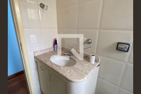 Casa à venda com 209m², 3 quartos e 5 vagas Casa à venda com 209m², 3 quartos e 5 vagasBanheiro Social
