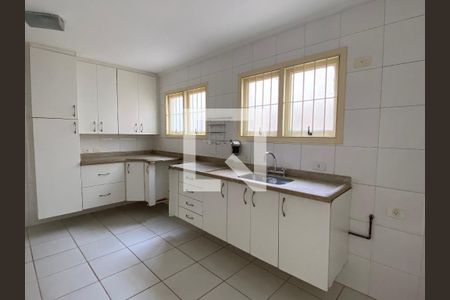 Casa à venda com 209m², 3 quartos e 5 vagas Casa à venda com 209m², 3 quartos e 5 vagasCozinha