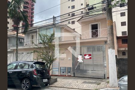 Casa à venda com 209m², 3 quartos e 5 vagas Casa à venda com 209m², 3 quartos e 5 vagasFachada