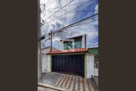 Casa à venda com 170m², 3 quartos e 4 vagas Casa à venda com 170m², 3 quartos e 4 vagasFachada