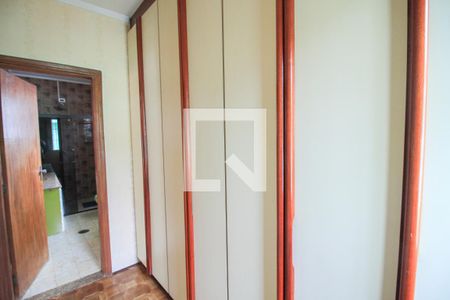 Casa à venda com 300m², 3 quartos e 5 vagas Casa à venda com 300m², 3 quartos e 5 vagasQuarto 1