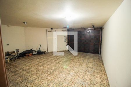 Casa à venda com 300m², 3 quartos e 5 vagas Casa à venda com 300m², 3 quartos e 5 vagasÁrea comum