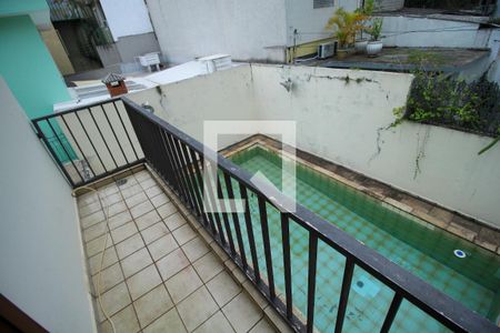 Casa à venda com 300m², 3 quartos e 5 vagas Casa à venda com 300m², 3 quartos e 5 vagasÁrea comum