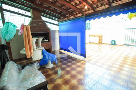 Casa à venda com 300m², 3 quartos e 5 vagas Casa à venda com 300m², 3 quartos e 5 vagasÁrea comum