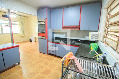 Casa à venda com 300m², 3 quartos e 5 vagas Casa à venda com 300m², 3 quartos e 5 vagasCozinha