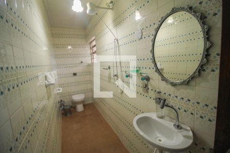 Casa à venda com 300m², 3 quartos e 5 vagas Casa à venda com 300m², 3 quartos e 5 vagasBanheiro 2