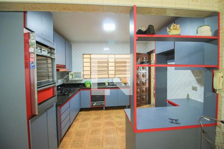 Casa à venda com 300m², 3 quartos e 5 vagas Casa à venda com 300m², 3 quartos e 5 vagasCozinha