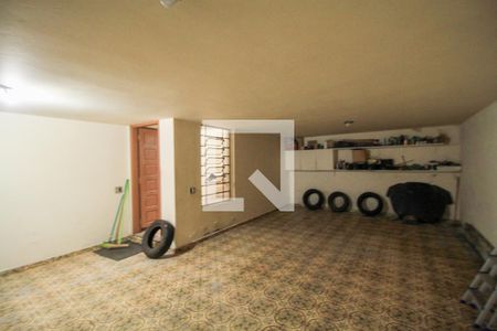 Casa à venda com 300m², 3 quartos e 5 vagas Casa à venda com 300m², 3 quartos e 5 vagasÁrea comum