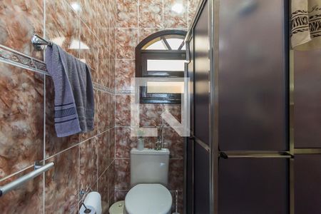 Casa para alugar com 220m², 3 quartos e 2 vagas Casa para alugar com 220m², 3 quartos e 2 vagasBanheiro da Suíte 1