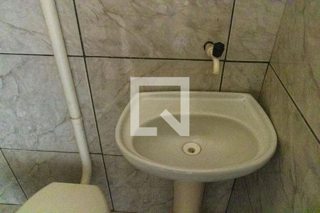 Casa para alugar com 35m², 1 quarto e 1 vaga Casa para alugar com 35m², 1 quarto e 1 vagaBanheiro