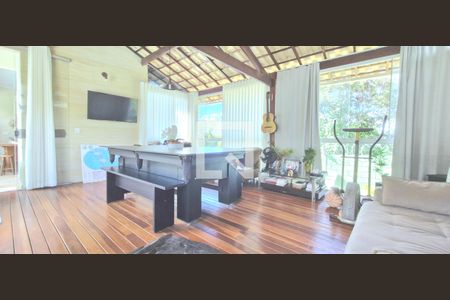 Casa de condomínio à venda com 265m², 4 quartos e 6 vagas Casa de condomínio à venda com 265m², 4 quartos e 6 vagasÁrea comum