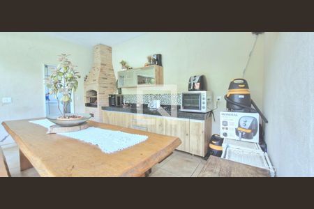 Casa de condomínio à venda com 265m², 4 quartos e 6 vagas Casa de condomínio à venda com 265m², 4 quartos e 6 vagasChurrasqueira