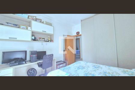 Casa de condomínio à venda com 265m², 4 quartos e 6 vagas Casa de condomínio à venda com 265m², 4 quartos e 6 vagasQuarto 2