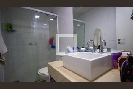 Apartamento à venda com 124m², 3 quartos e 2 vagasBanheiro Social