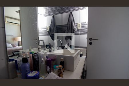 Apartamento à venda com 124m², 3 quartos e 2 vagasBanheiro da Suíte 1