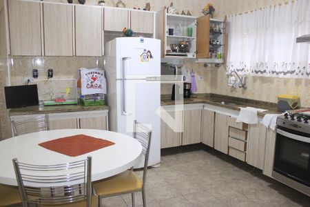 Casa à venda com 153m², 3 quartos e 2 vagasCozinha