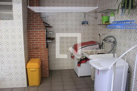 Casa à venda com 153m², 3 quartos e 2 vagasÁrea de serviço 