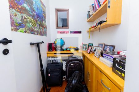 Apartamento à venda com 124m², 4 quartos e 3 vagas Apartamento à venda com 124m², 4 quartos e 3 vagasEscritório