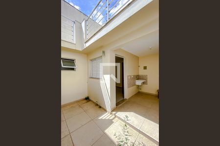 Casa à venda com 80m², 3 quartos e 2 vagasÁrea externa