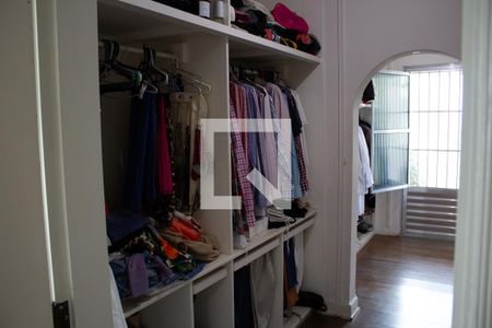 Apartamento para alugar com 500m², 5 quartos e 2 vagas Apartamento para alugar com 500m², 5 quartos e 2 vagasCloset da suíte