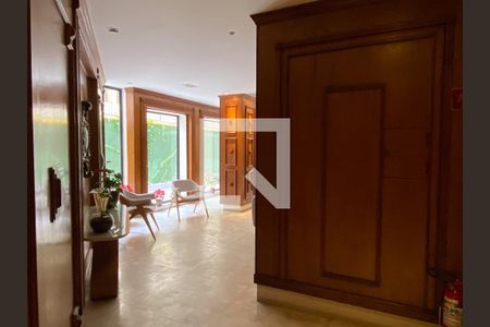 Apartamento para alugar com 500m², 5 quartos e 2 vagas Apartamento para alugar com 500m², 5 quartos e 2 vagasHall social