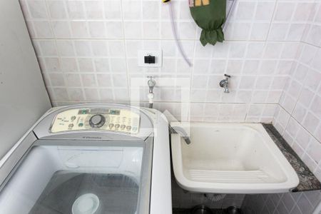 Apartamento à venda com 74m², 3 quartos e 2 vagas Apartamento à venda com 74m², 3 quartos e 2 vagasÁrea de Serviço