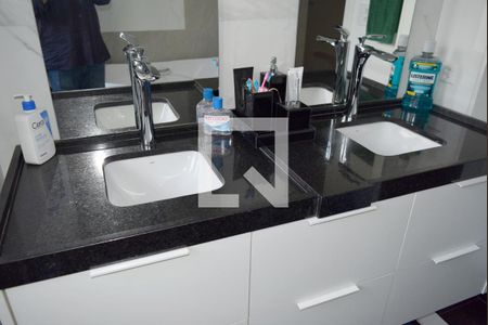 Apartamento à venda com 165m², 2 quartos e 2 vagasBanheiro Suíte 1