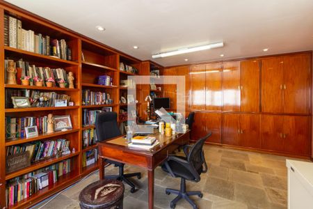 Apartamento à venda com 369m², 5 quartos e 3 vagasQuarto 2