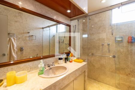 Apartamento à venda com 369m², 5 quartos e 3 vagasBanheiro 1