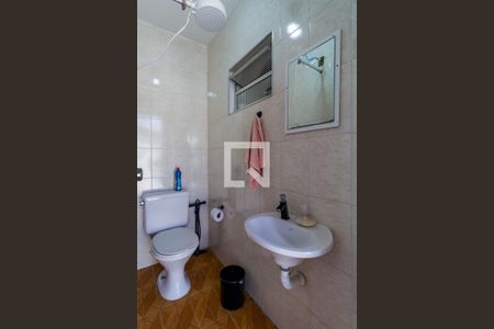 Casa à venda com 70m², 2 quartos e 2 vagas Casa à venda com 70m², 2 quartos e 2 vagasBanheiro de Serviço