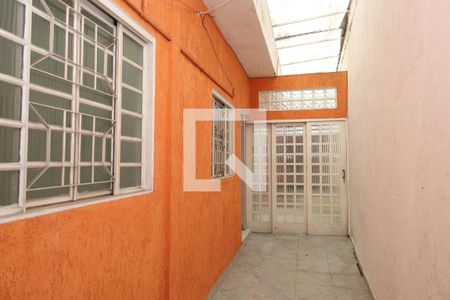 Casa à venda com 186m², 5 quartos e 2 vagasLateral do imóvel