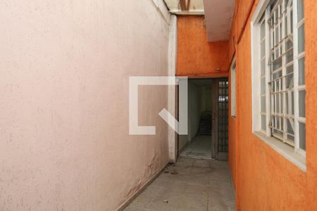 Casa à venda com 186m², 5 quartos e 2 vagasLateral do imóvel