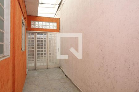 Casa à venda com 186m², 5 quartos e 2 vagasLateral do imóvel