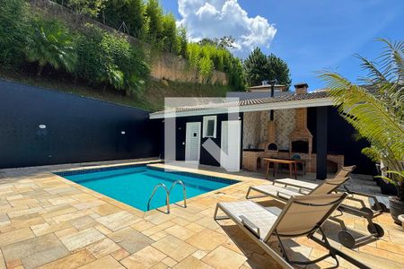 Casa de condomínio à venda com 403m², 4 quartos e 4 vagasChurrasqueira