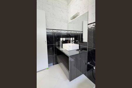 Casa de condomínio à venda com 403m², 4 quartos e 4 vagasBanheiro da Suíte 3