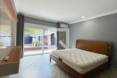 Casa de condomínio à venda com 403m², 4 quartos e 4 vagasSuíte 2
