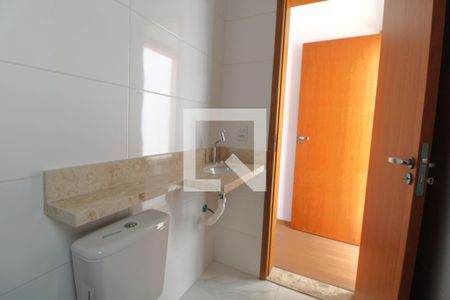 Casa à venda com 100m², 3 quartos e 2 vagasBanheiro da suíte