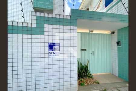 Apartamento à venda com 170m², 4 quartos e 2 vagas Apartamento à venda com 170m², 4 quartos e 2 vagasPlaca