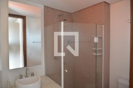 Apartamento à venda com 440m², 6 quartos e 4 vagasBanheiro da Suíte 2