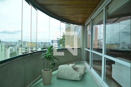 Apartamento à venda com 440m², 6 quartos e 4 vagasVaranda da Sala