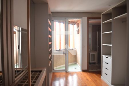 Apartamento à venda com 440m², 6 quartos e 4 vagasQuarto Suite 2