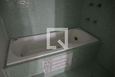 Apartamento à venda com 440m², 6 quartos e 4 vagasBanheiro da Suíte 3